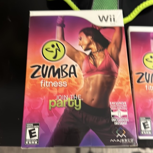 Zumba fitness, Wii. Includes fitness belt - Picture 2 of 6